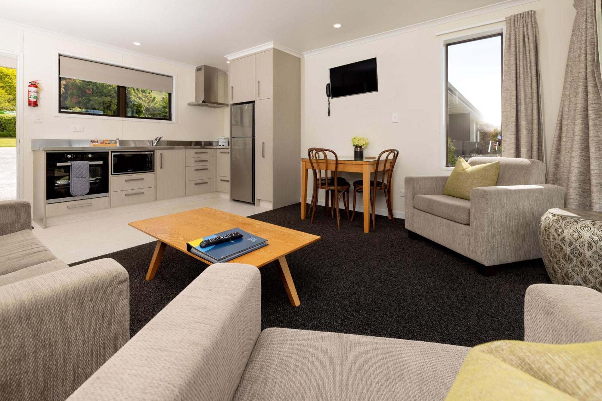 Wanaka Top 10 Holiday Park Exterior foto
